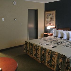 Queen Room Non-Smoking